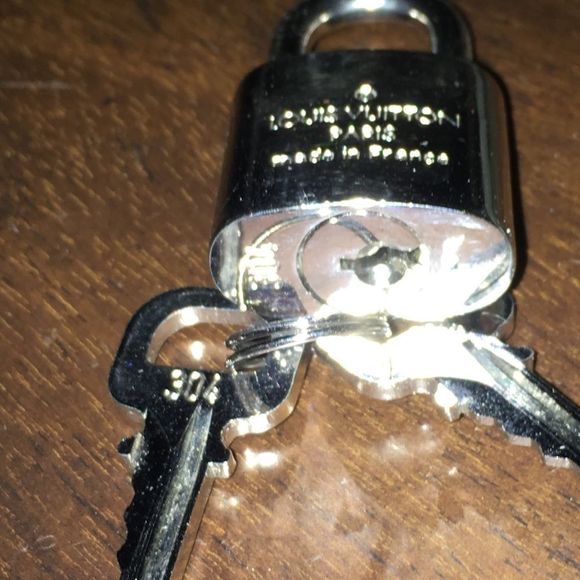 LOUIS VUITTON Palladium Lock and Key Numbers 304 Silver Padlock Rare AUTHENTIC - Picture 2 of 15